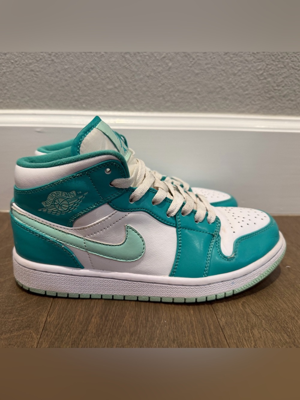 Jordan Kids' Teal & Mint High-Top Sneakers